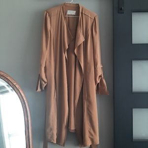 Aritzia Babaton Flowy Trench Coat